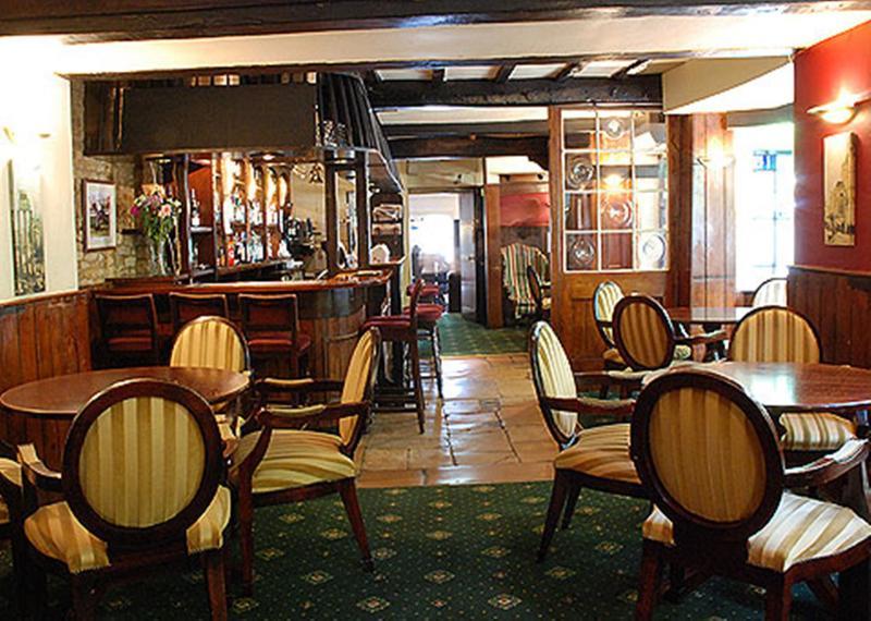 Crown Hotel Brackley Екстер'єр фото